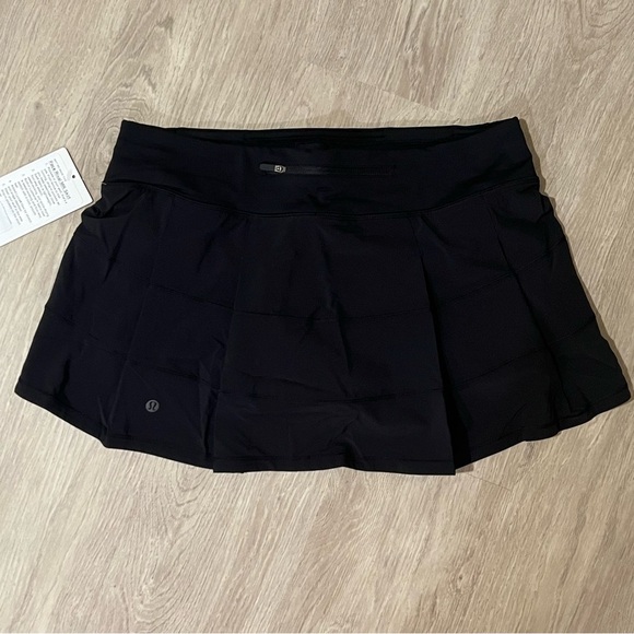 lululemon athletica Dresses & Skirts - Lululemon Athletica Black Pace Rival Skirt